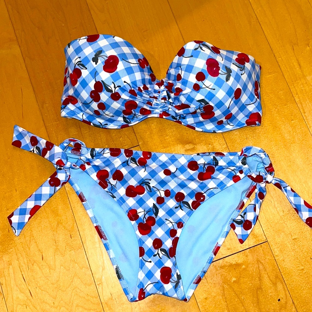 32DDD Cherry swimsuit